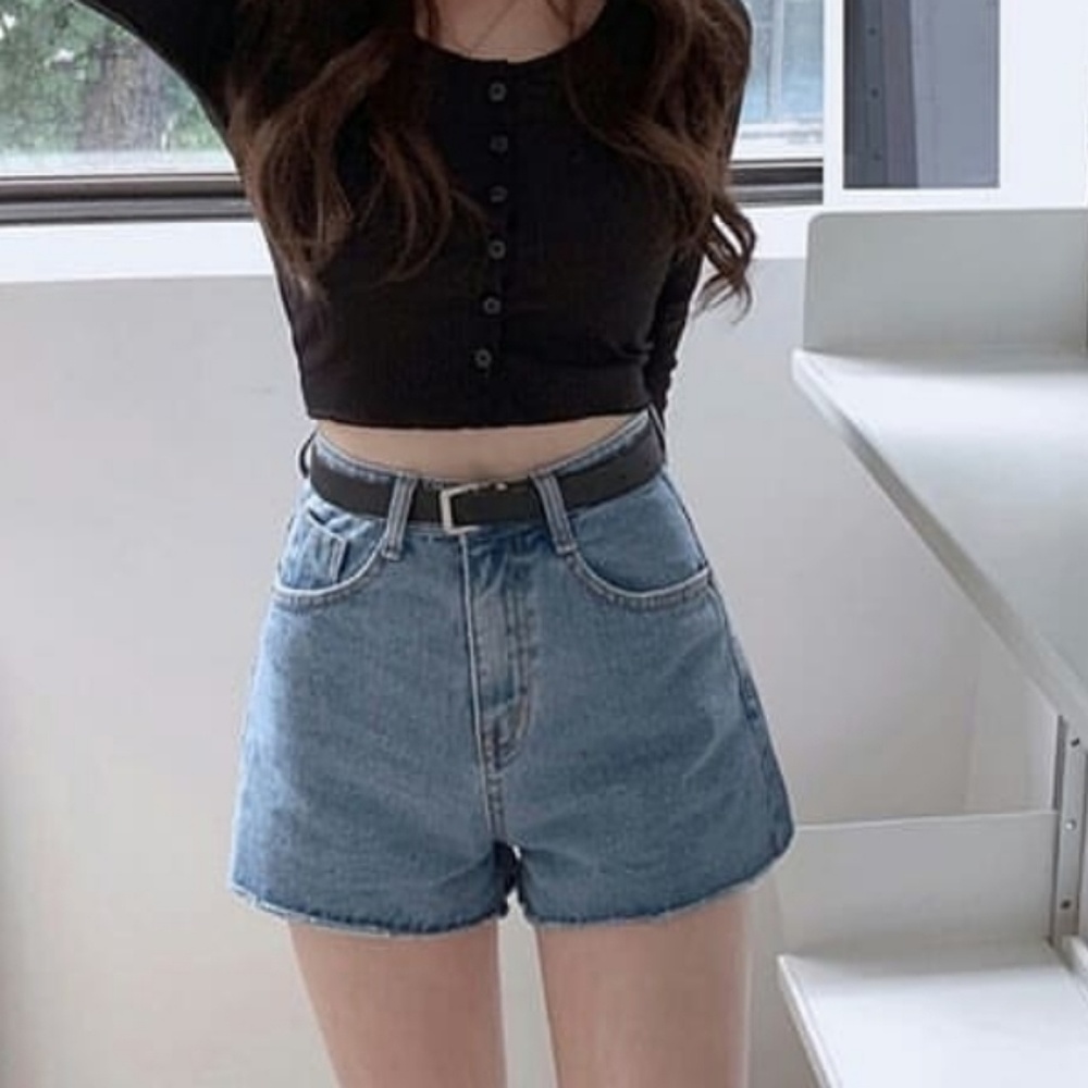 High waisted shorts (belt not included)